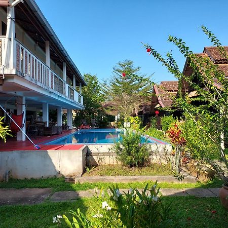 Tanabendang Banglos Pantai Cenang  Eksteriør billede
