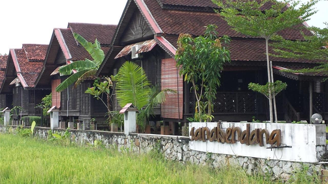 Tanabendang Banglos Pantai Cenang  Eksteriør billede