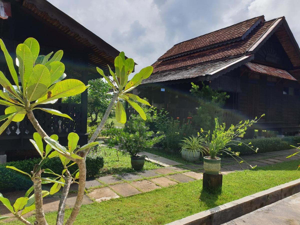Tanabendang Banglos Pantai Cenang  Eksteriør billede