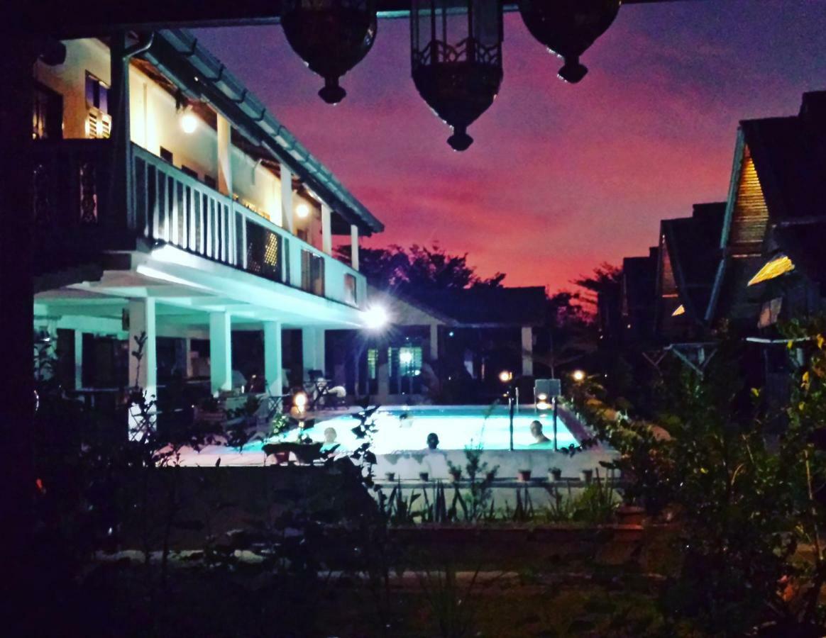 Tanabendang Banglos Pantai Cenang  Eksteriør billede